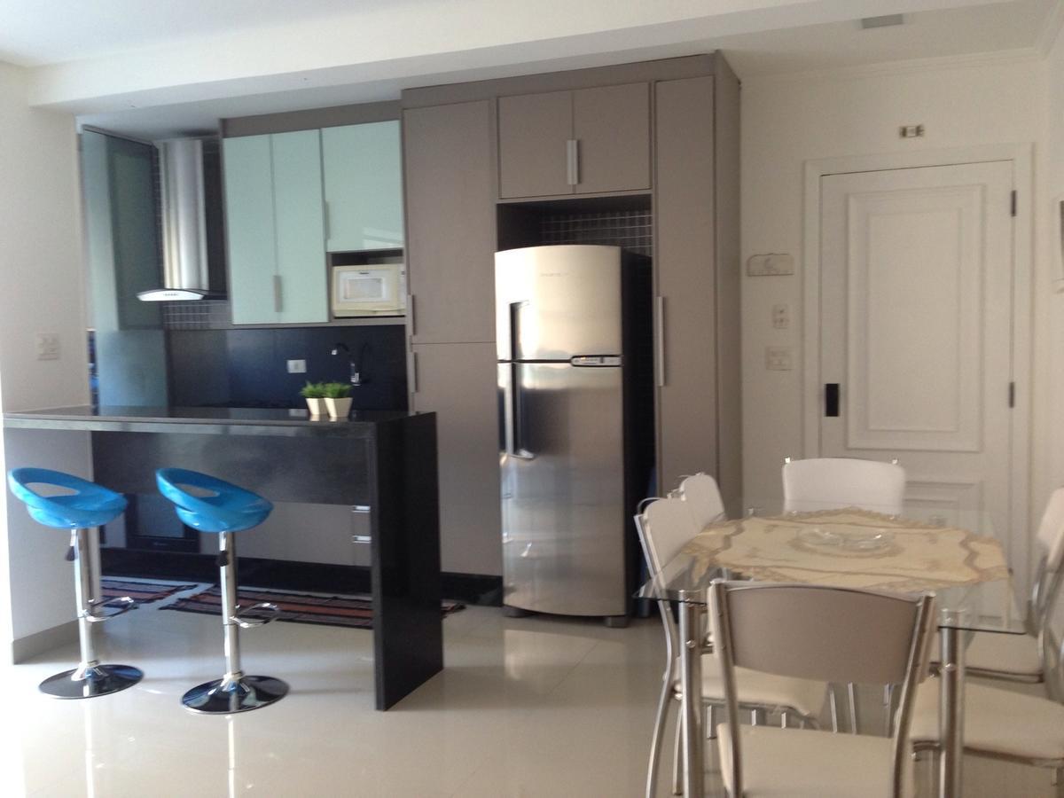 Apartamento com Vista da Piscina
